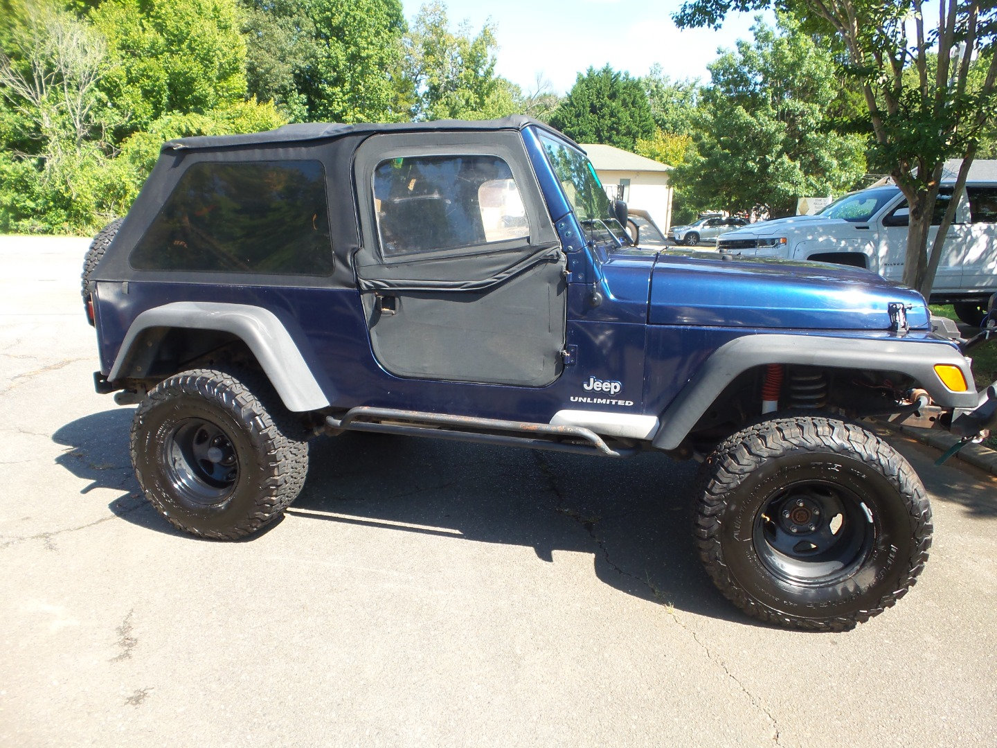 Used 2005 Jeep Wrangler Unlimited w/ Security Group AWD/4WD image 12
