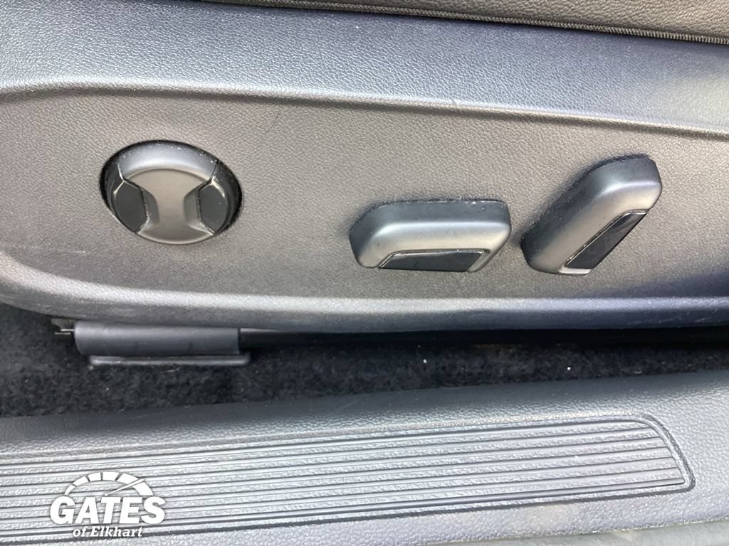 Used 2024 Volkswagen Jetta SE FWD image 15