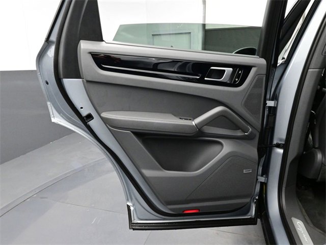 Used 2020 Porsche Cayenne S image 13