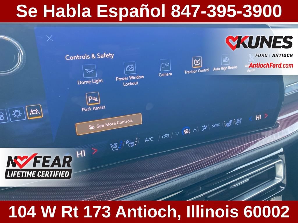 Used 2024 Chevrolet Traverse RS AWD/4WD image 43