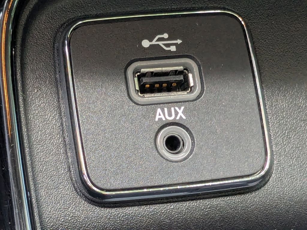 Used 2018 Jeep Compass Limited w/ Navigation Group image 12