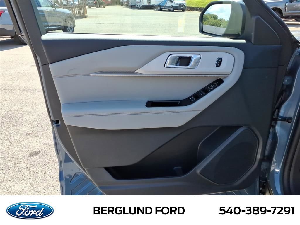 Used 2025 Ford Explorer Active w/ Active Comfort Package image 10