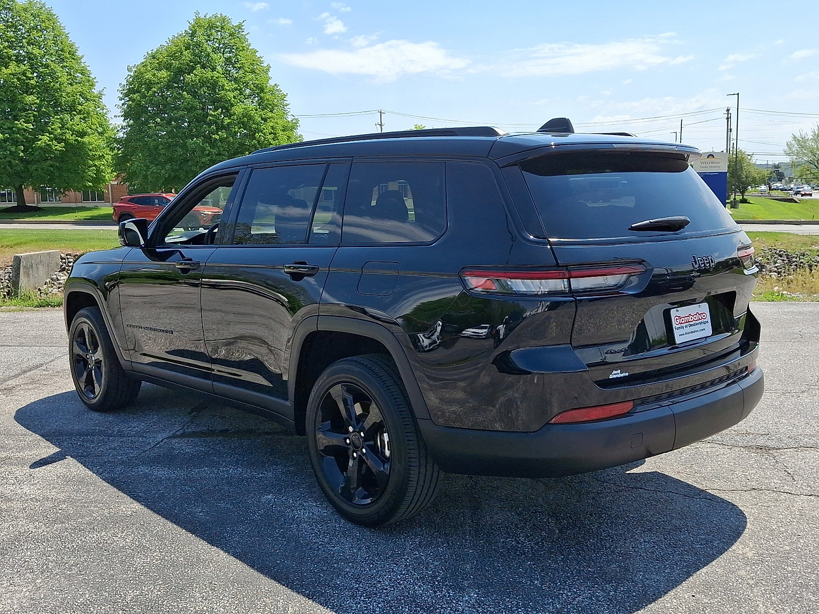 Certified 2023 Jeep Grand Cherokee L Laredo AWD/4WD image 8