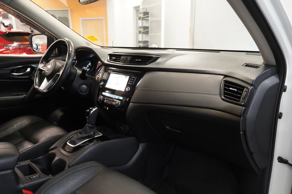 Used 2018 Nissan Rogue SL w/ Premium Package AWD/4WD image 37