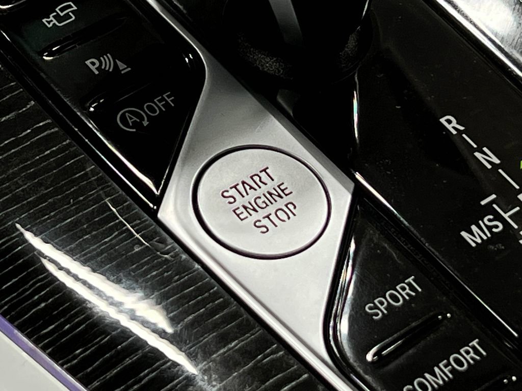 Used 2022 BMW X7 M50i w/ Cold Weather Package image 23