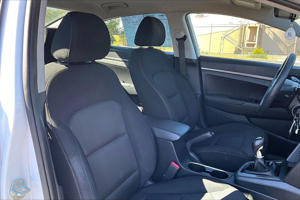 Used 2018 Hyundai Elantra SE FWD image 28