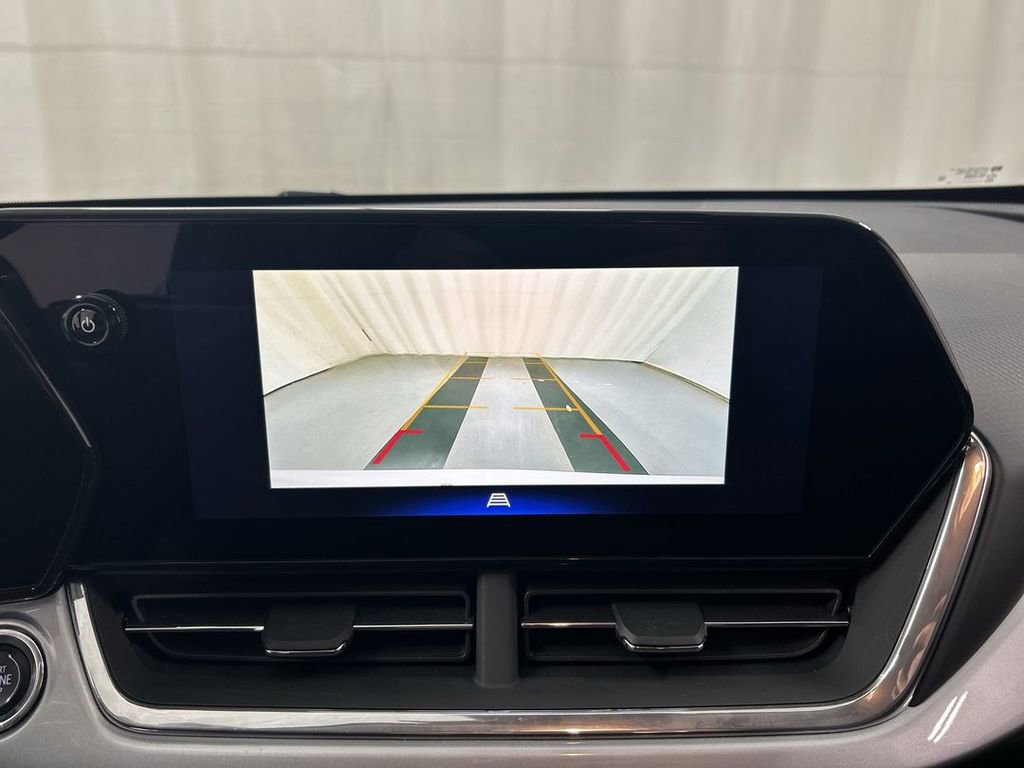 Certified 2024 Chevrolet Trax LT w/ Driver Confidence Package image 15