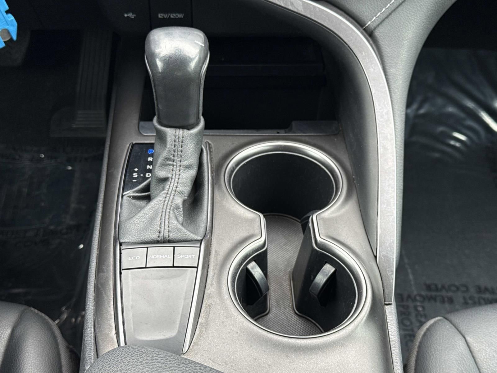 Used 2023 Toyota Camry SE image 13