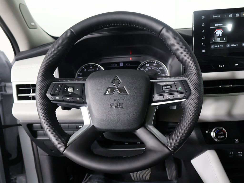 New 2026 Mitsubishi Outlander SE FWD image 41