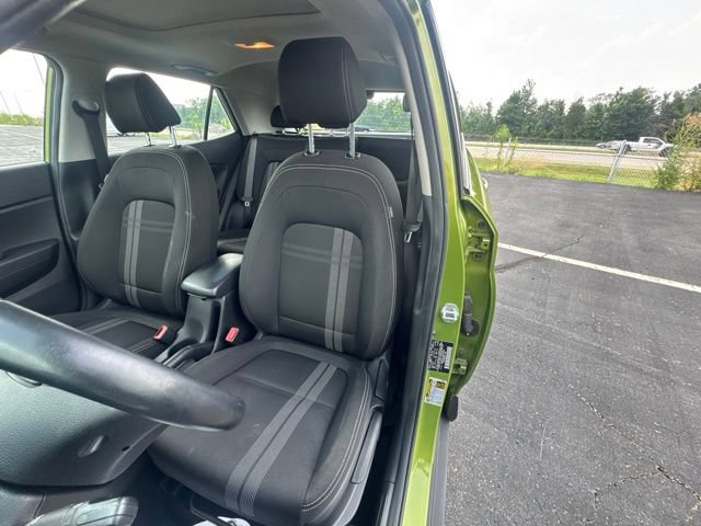 Used 2022 Hyundai Venue SEL FWD image 9