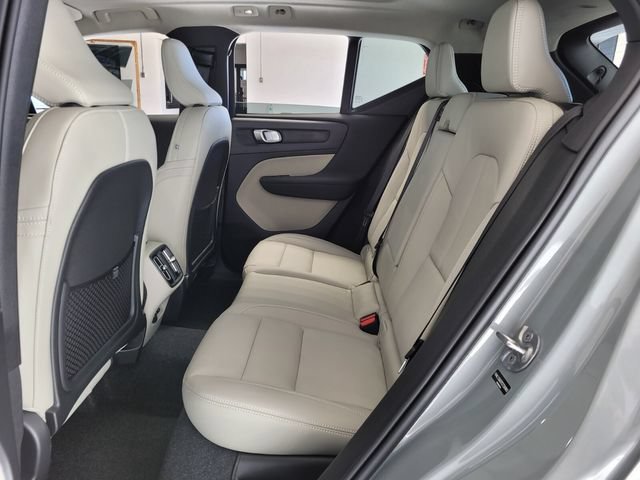 New 2026 Volvo XC40 B5 Plus w/ Protection Package Premier AWD/4WD image 14