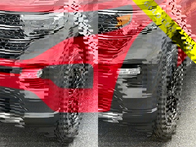 Certified 2022 Ford Explorer XLT w/ Equipment Group 202A image 5