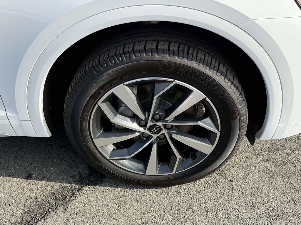 Used 2021 Audi Q5 2.0T Premium Plus w/ Premium Plus Package image 7