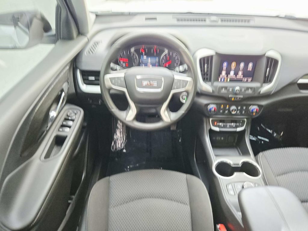 Used 2024 GMC Terrain SLE w/ Driver Convenience Package FWD image 10