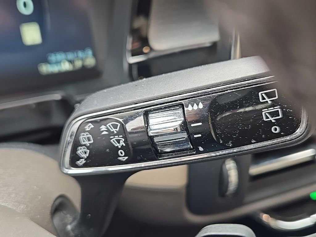 Used 2023 Lincoln Corsair AWD w/ Equipment Group 101A image 34