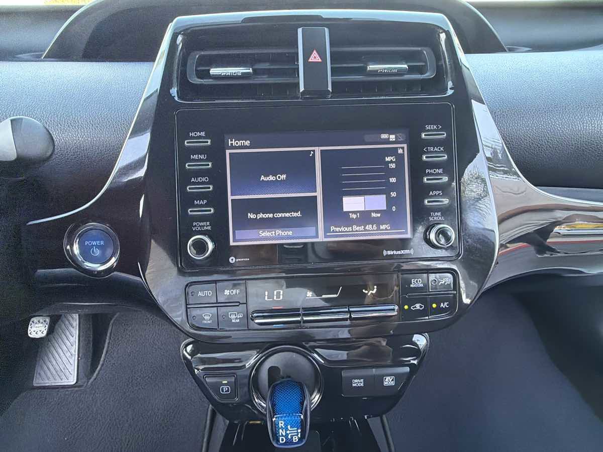 Used 2022 Toyota Prius XLE FWD image 24