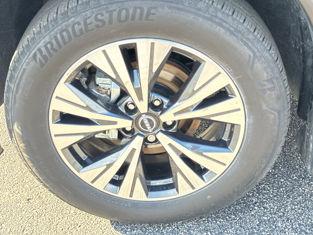 Certified 2023 Nissan Rogue SV image 9