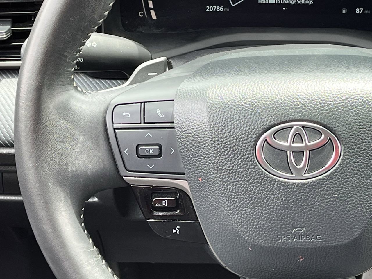 Used 2025 Toyota Camry SE w/ Convenience Package FWD image 12