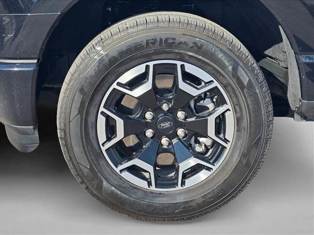 Used 2023 Ford F150 Lightning XLT AWD/4WD image 27