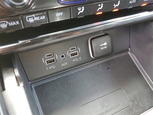 Used 2023 Jeep Grand Cherokee Laredo w/ Luxury Tech Group I image 31