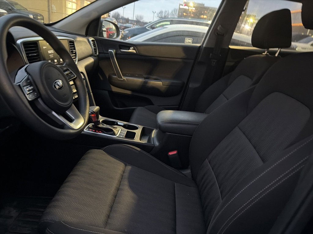 Used 2022 Kia Sportage LX image 4