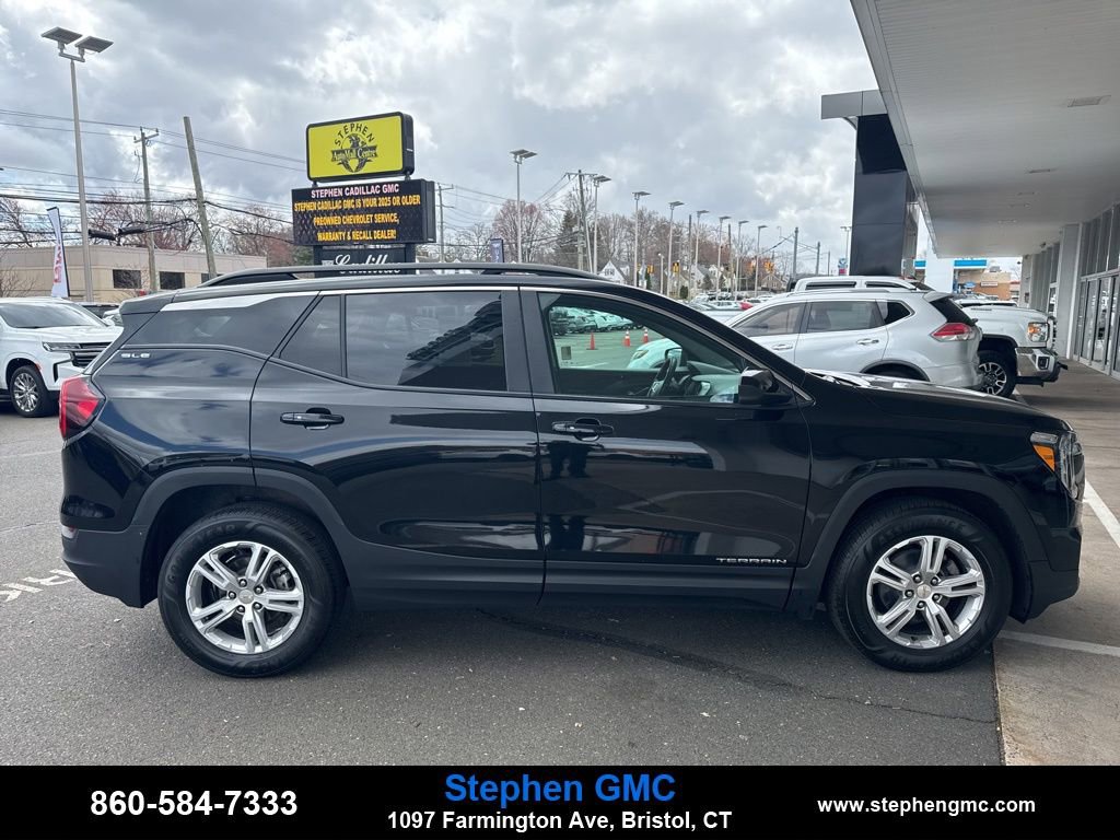 Used 2022 GMC Terrain SLE w/ Driver Convenience Package image 8