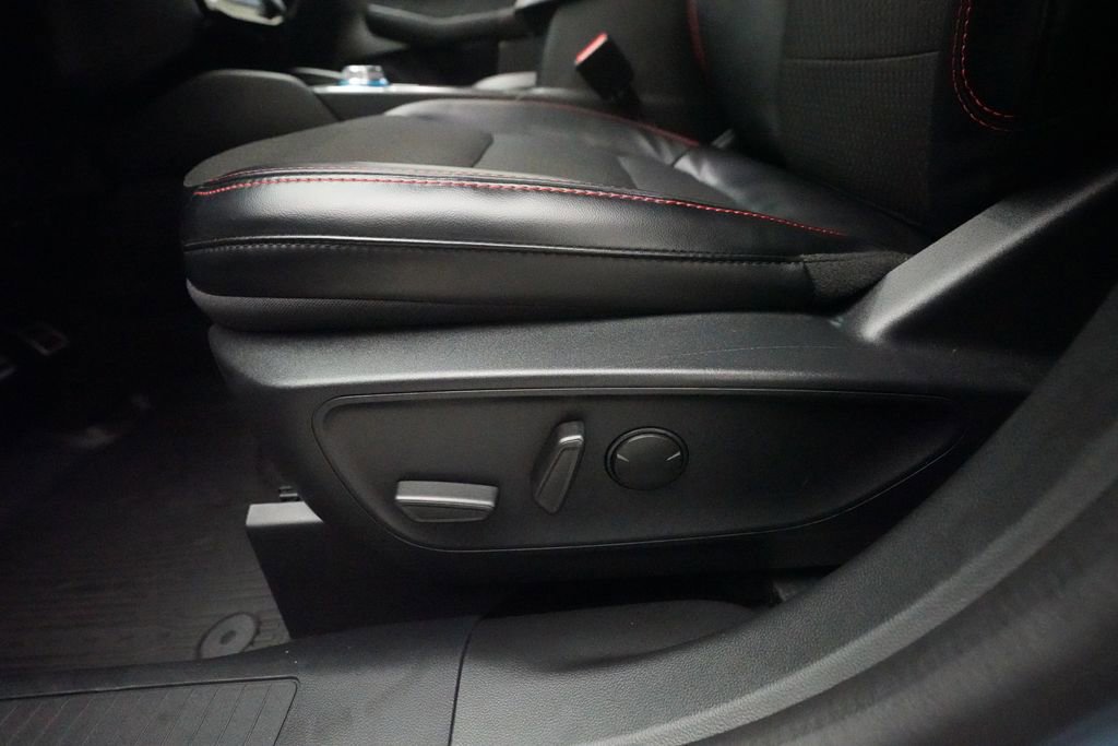 Used 2024 Ford Escape ST-Line w/ Tech Pack #1 AWD/4WD image 29