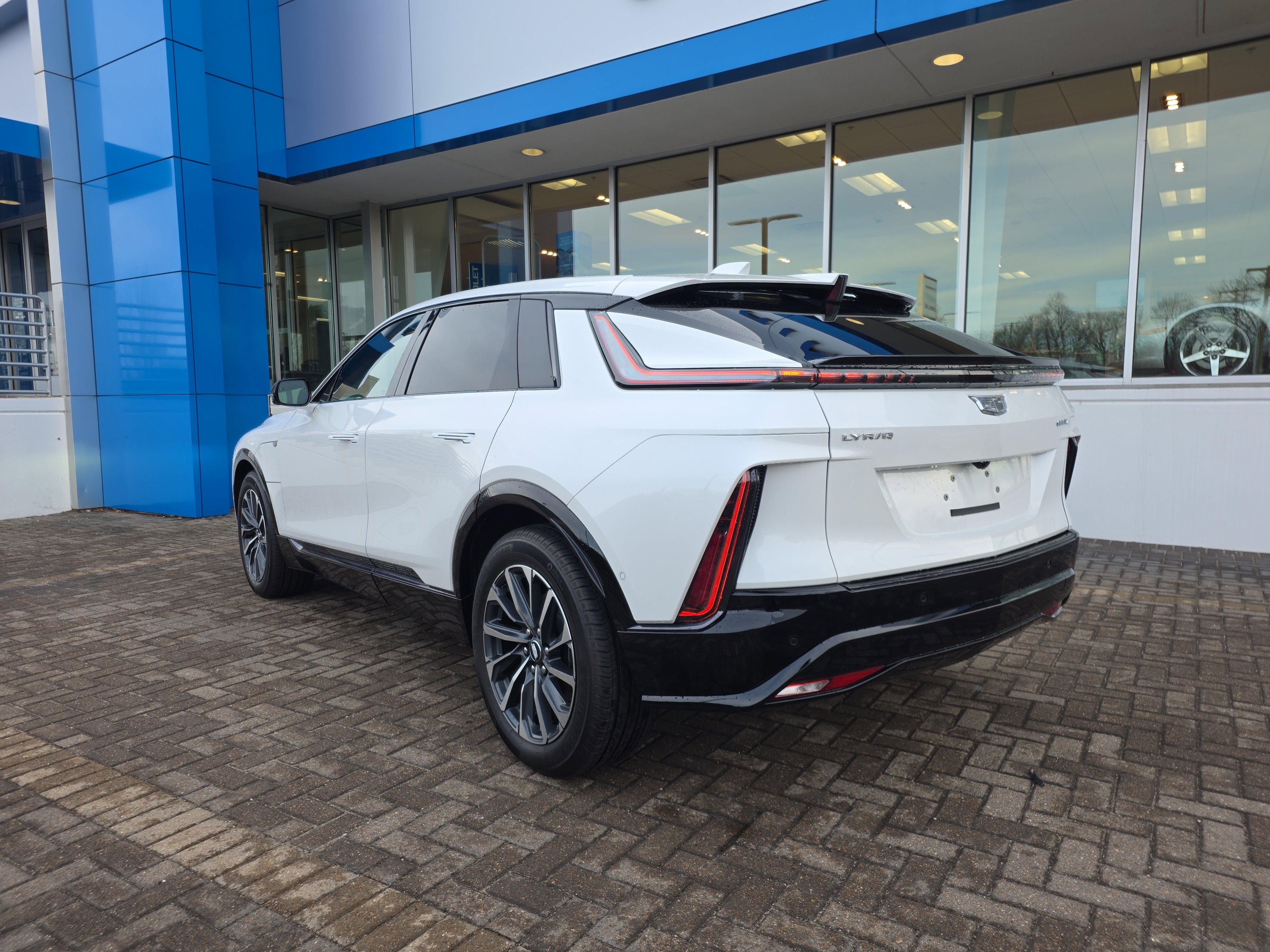 Used 2025 Cadillac Lyriq Sport image 3