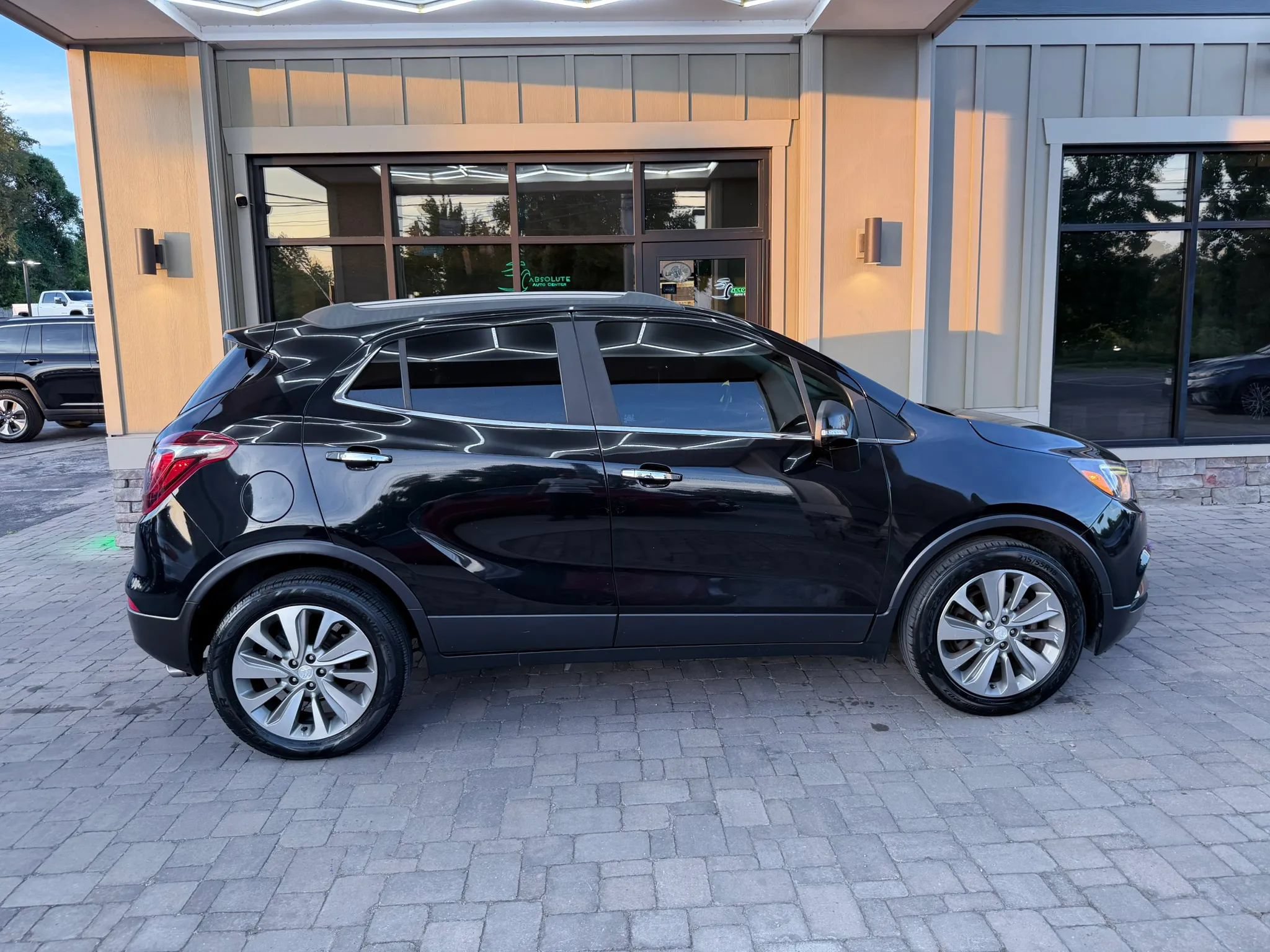 Used 2019 Buick Encore Preferred AWD/4WD image 11