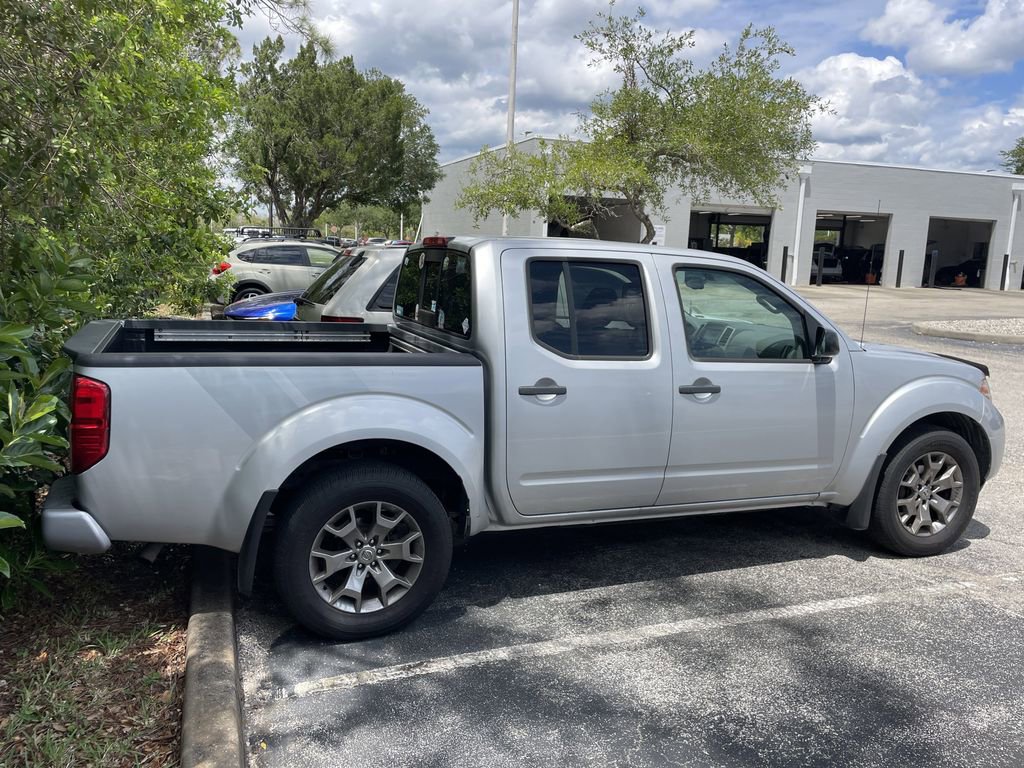 Used 2020 Nissan Frontier SV RWD image 2