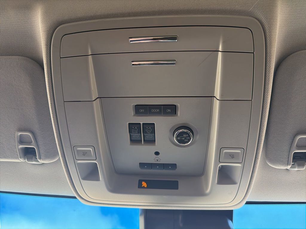 Used 2019 Chevrolet Tahoe Premier AWD/4WD image 33