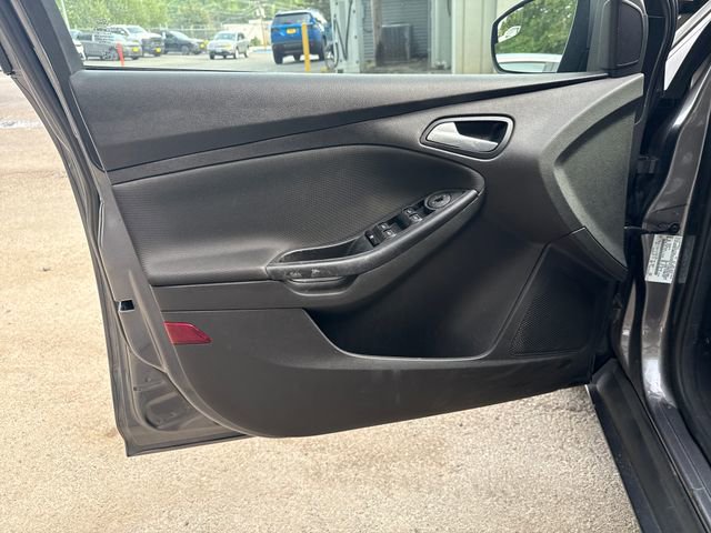 Used 2014 Ford Focus SE w/ SE Sport Package FWD image 15
