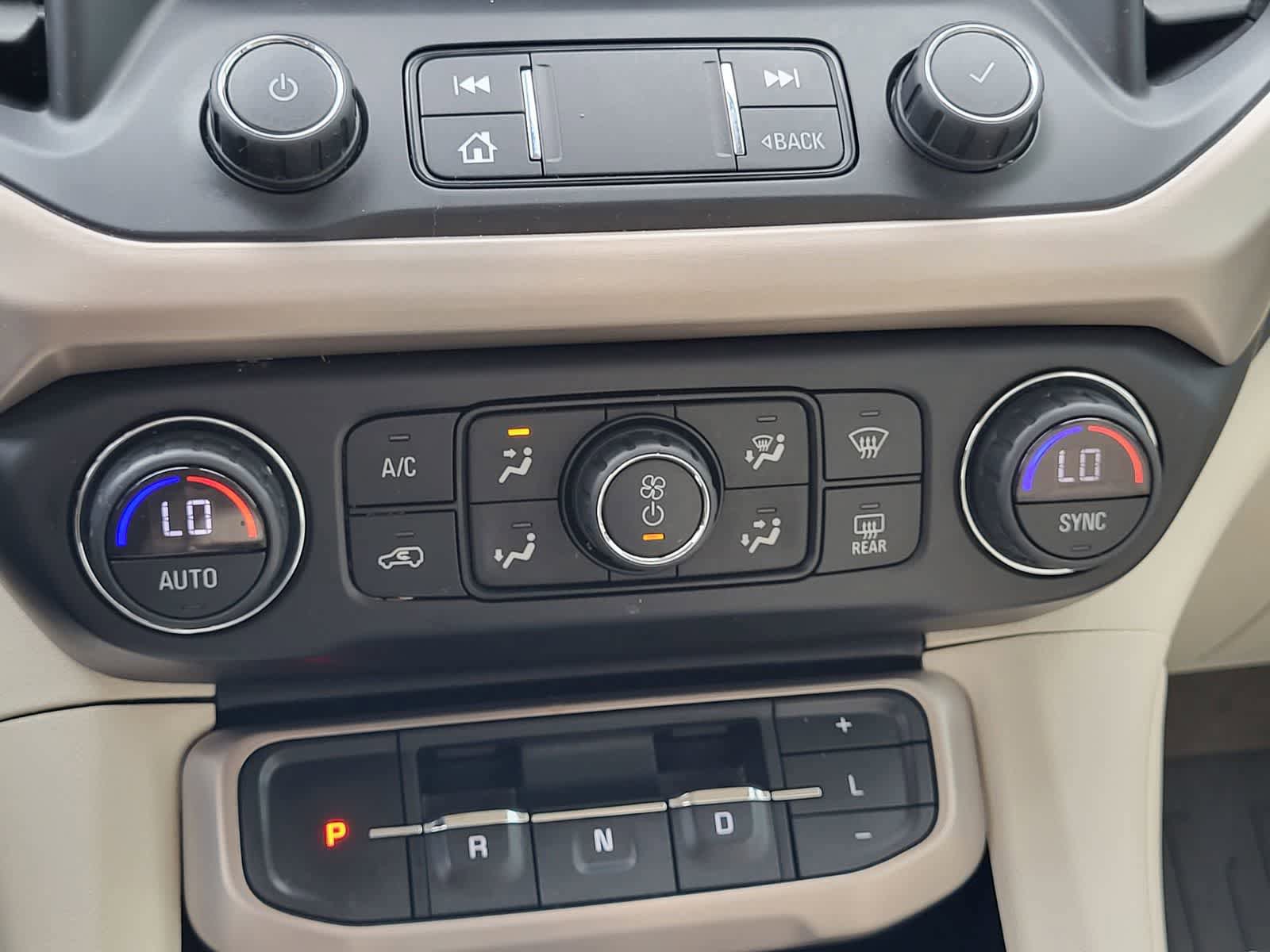 Used 2020 GMC Acadia Denali w/ Technology Package AWD/4WD image 24