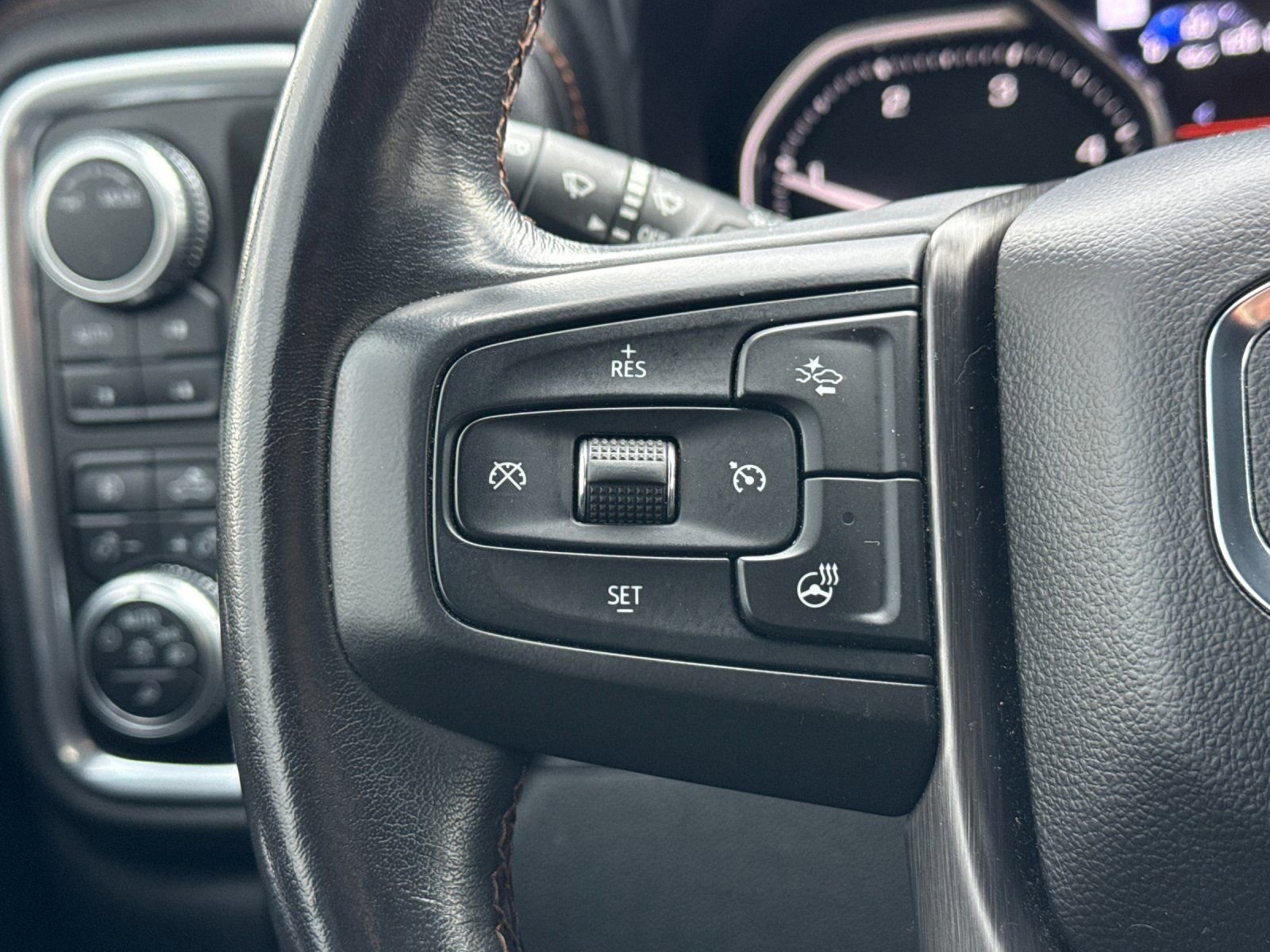 Used 2020 GMC Sierra 2500 AT4 w/ Technology Package image 28