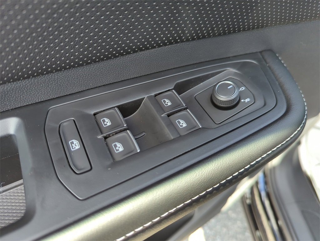 New 2026 Volkswagen Atlas Cross Sport SE image 30