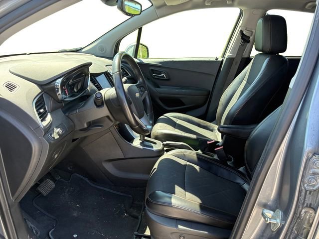 Certified 2020 Chevrolet Trax LT w/ Driver Confidence Package FWD image 11