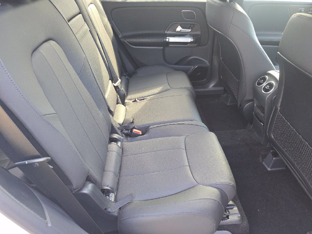 New 2026 Mercedes-Benz GLB 250 4MATIC image 19