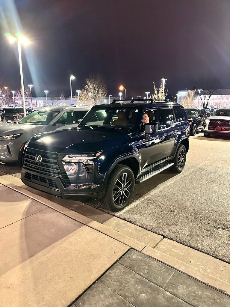 Used 2025 Lexus GX 550 image 9