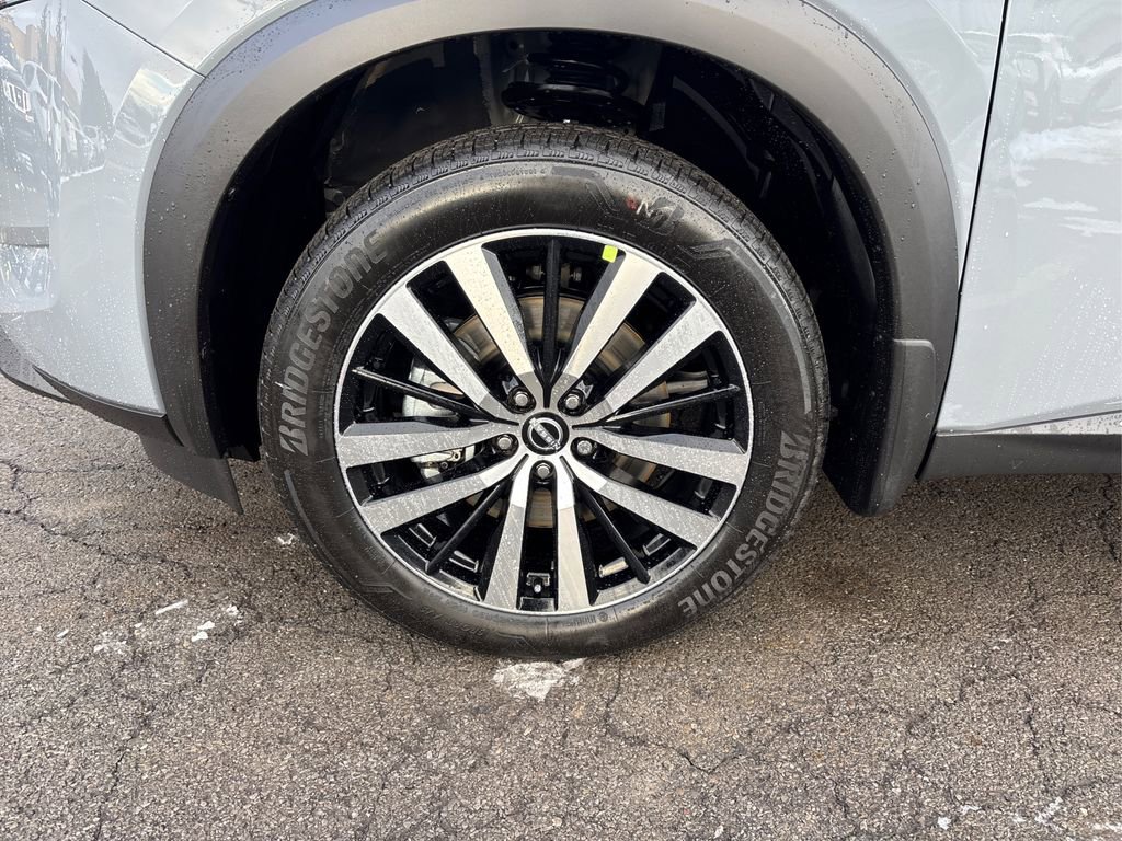 New 2025 Nissan Pathfinder Platinum w/ Lighting Package (N92) image 12