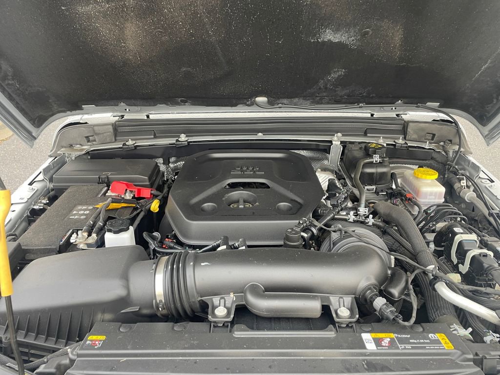 Used 2024 Jeep Wrangler Sahara image 33