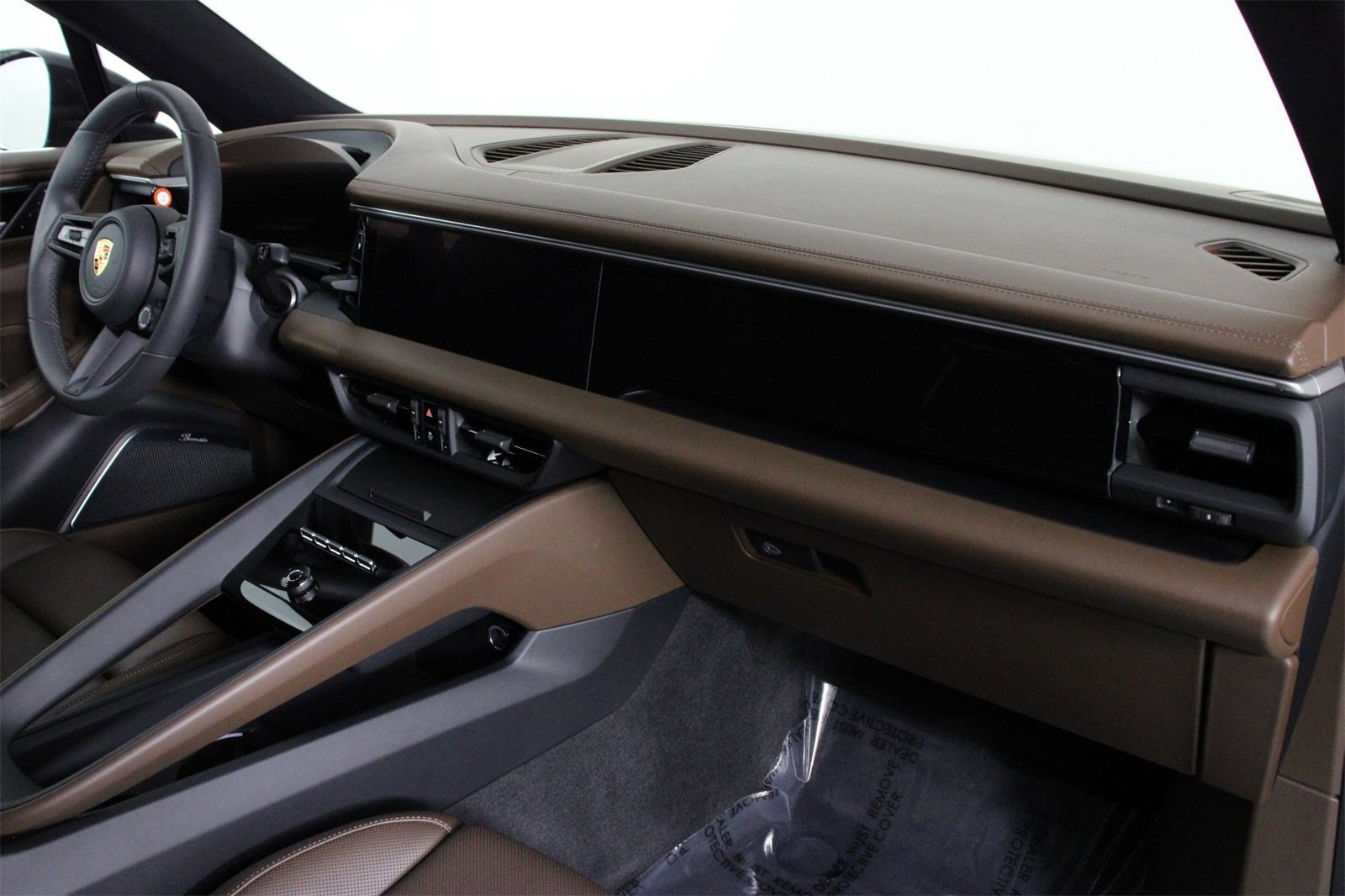 Used 2025 Porsche Macan 4 Electric image 24