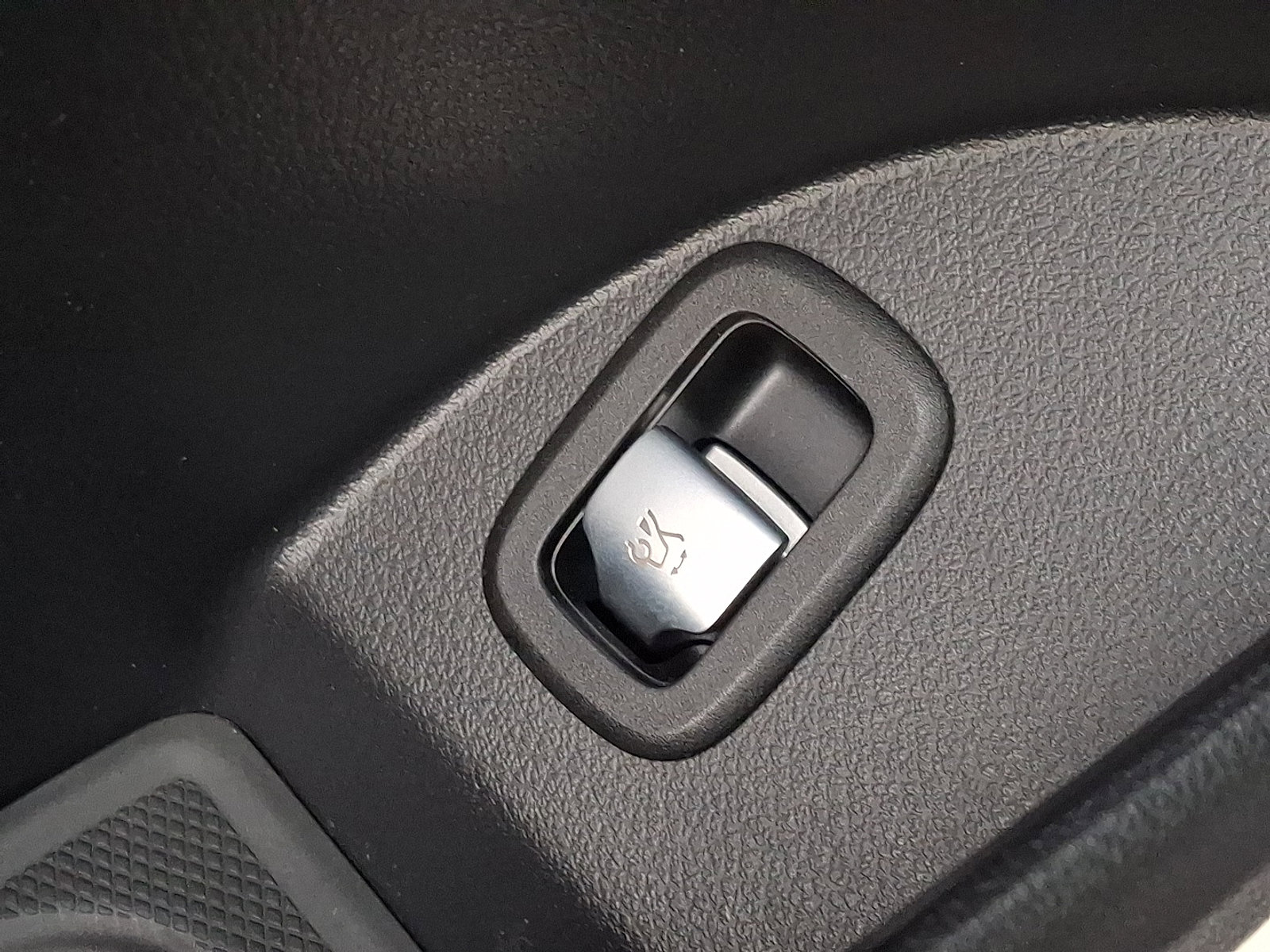 Certified 2024 Mercedes-Benz GLC 300 4MATIC image 23