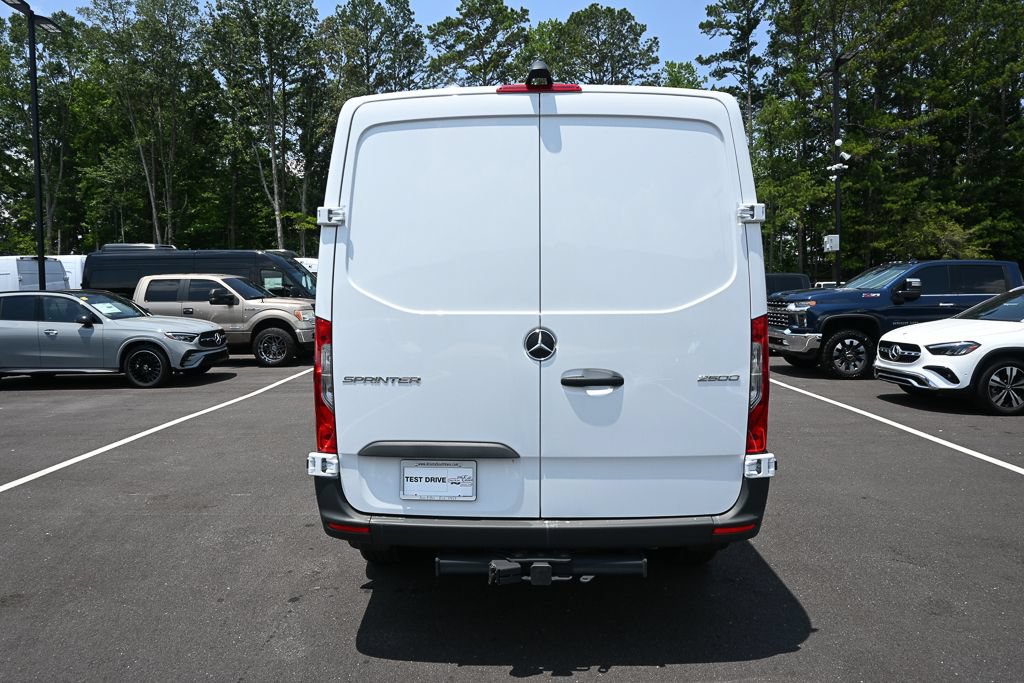 Used 2025 Mercedes-Benz Sprinter 2500 image 27