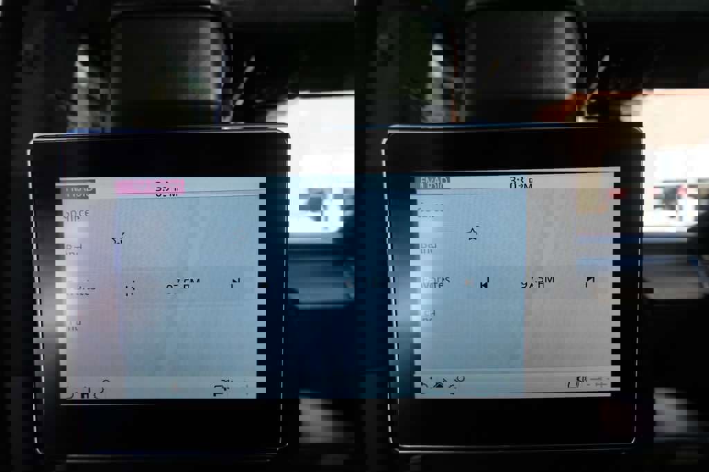 Used 2019 Land Rover Range Rover Autobiography image 28