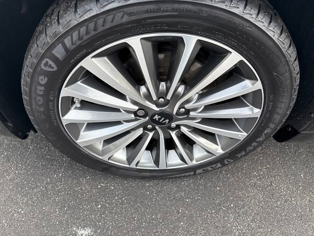 Used 2017 Kia Cadenza Premium w/ Luxury Package image 42
