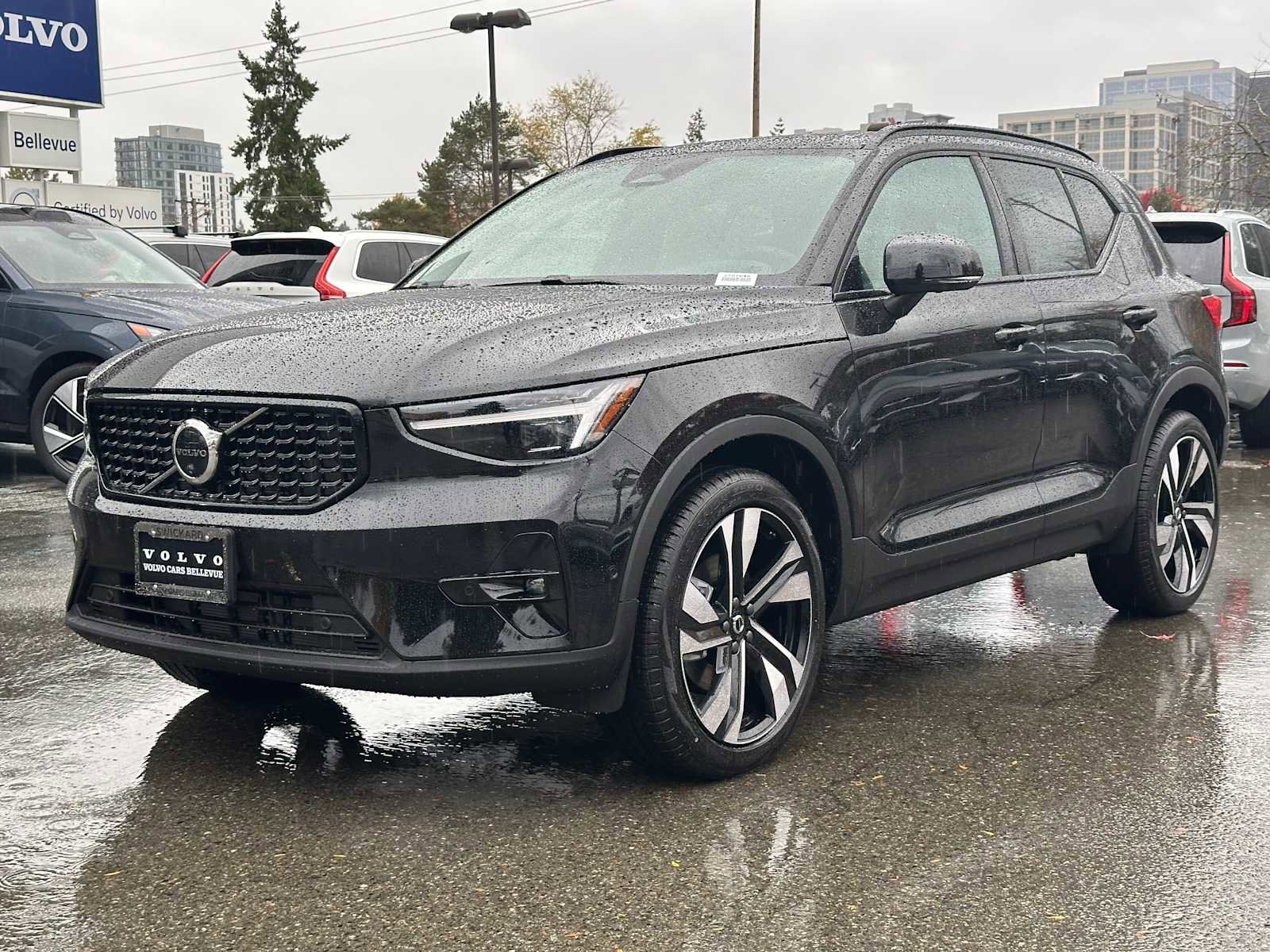 New 2026 Volvo XC40 B5 Plus w/ Climate Package image 8