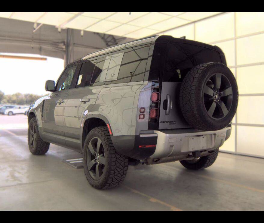Used 2020 Land Rover Defender 110 SE AWD/4WD image 11