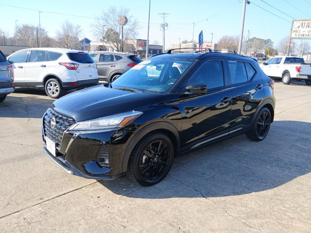 Used 2022 Nissan Kicks SR w/ Interior Electronics Package FWD image 7