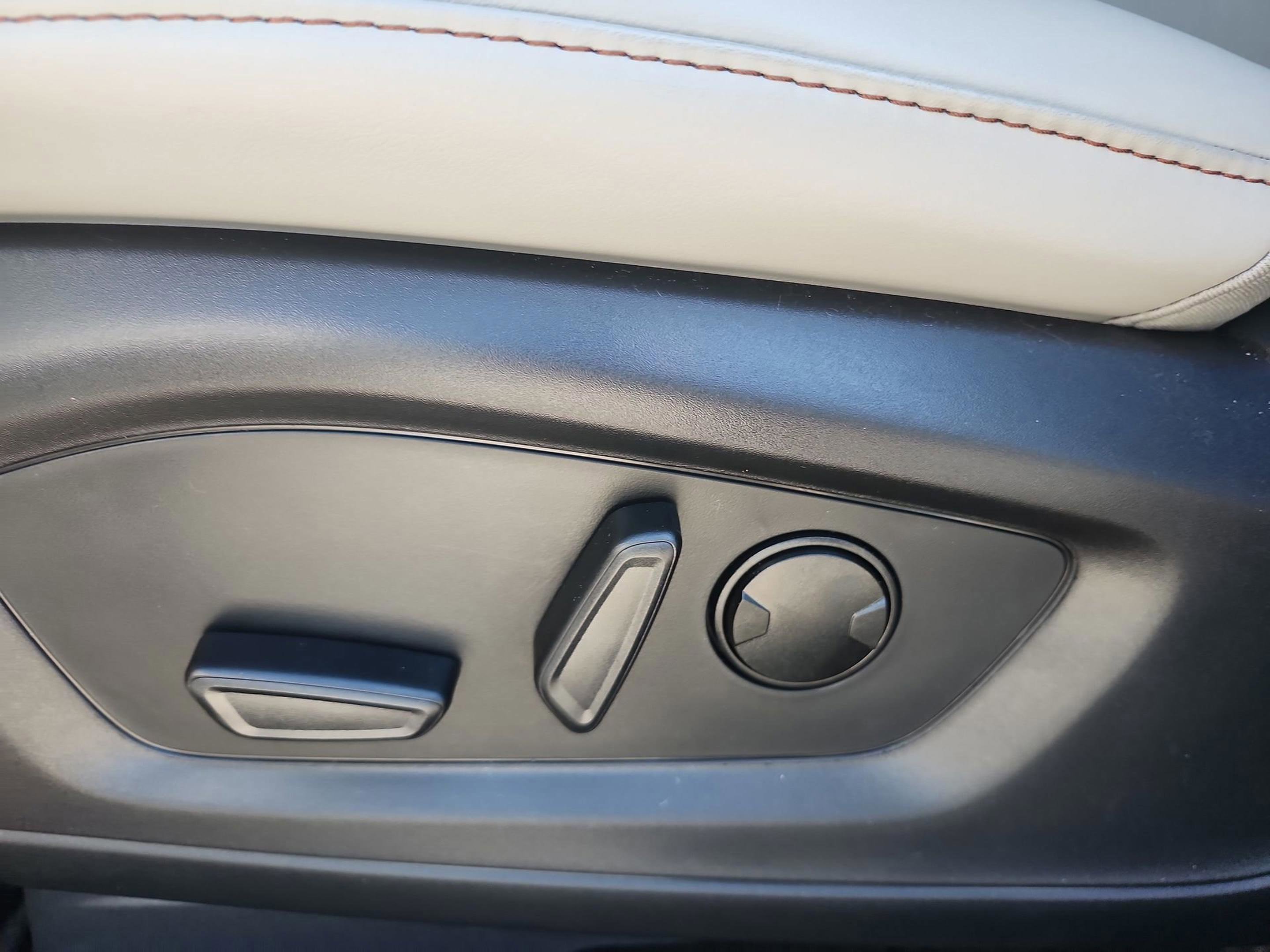 New 2026 Ford Explorer Active w/ Active Comfort Package image 14