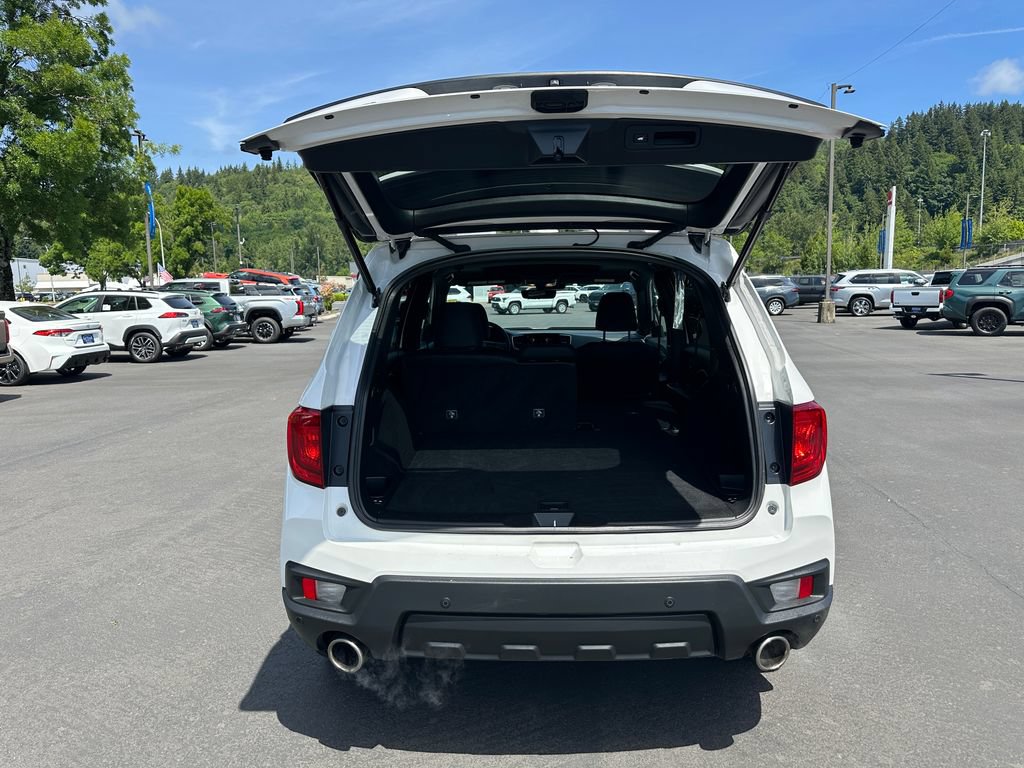Used 2023 Honda Passport EX-L image 11